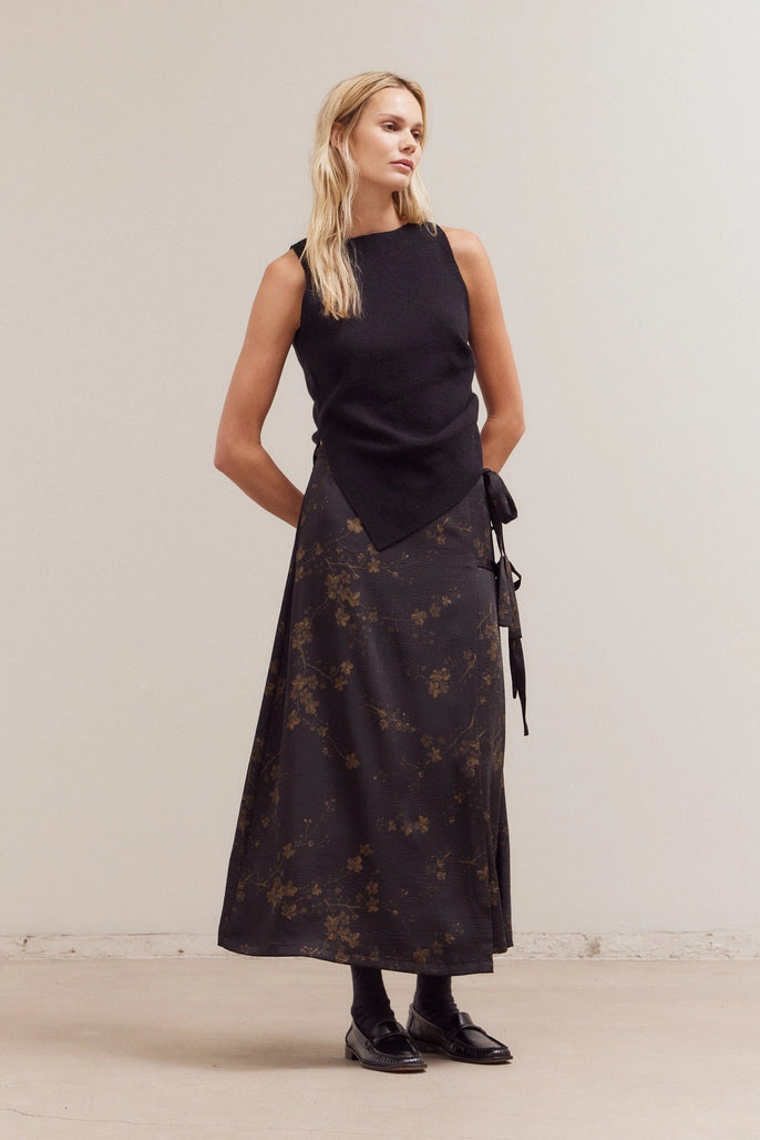 Unbalanced Side Shirring Sleeveless Knit Top