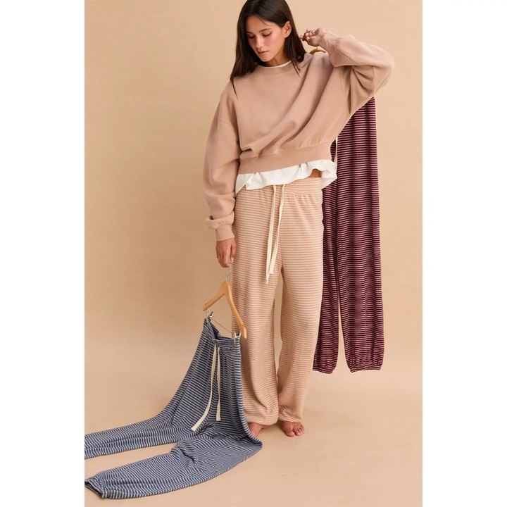 Everyday Long Sleeve Cropped Sweatshirt