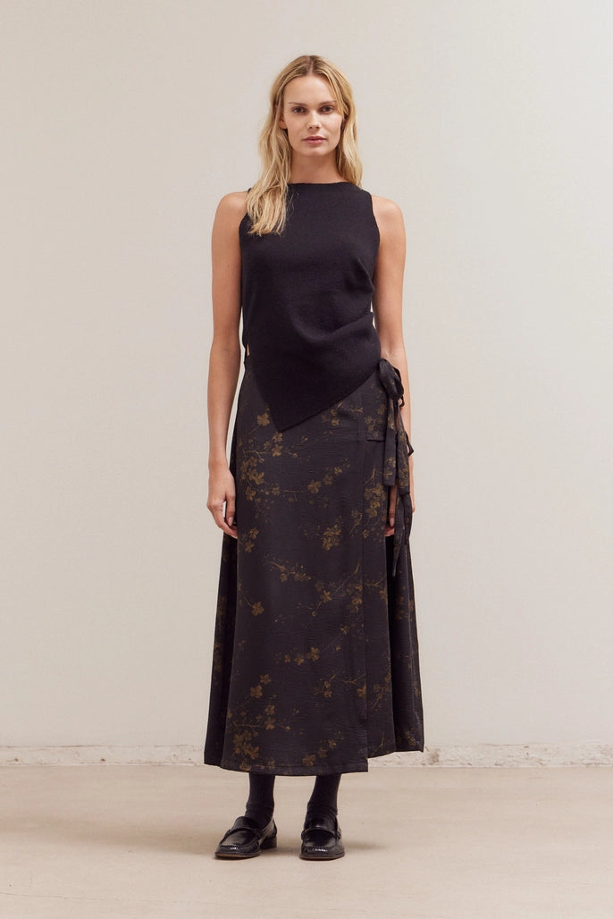 Unbalanced Side Shirring Sleeveless Knit Top