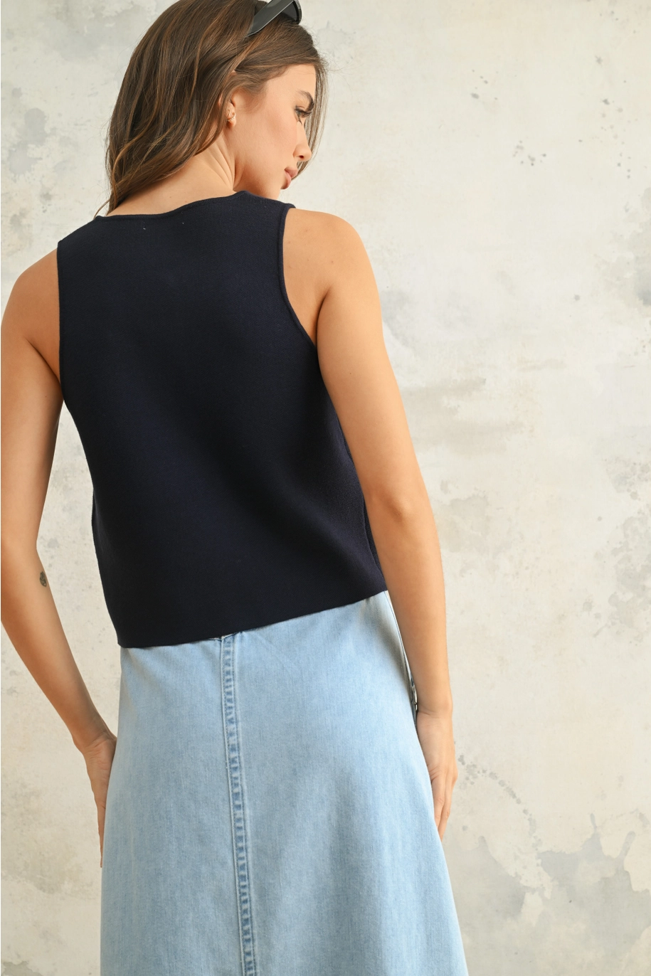 Metal Button Detail Knit Vest