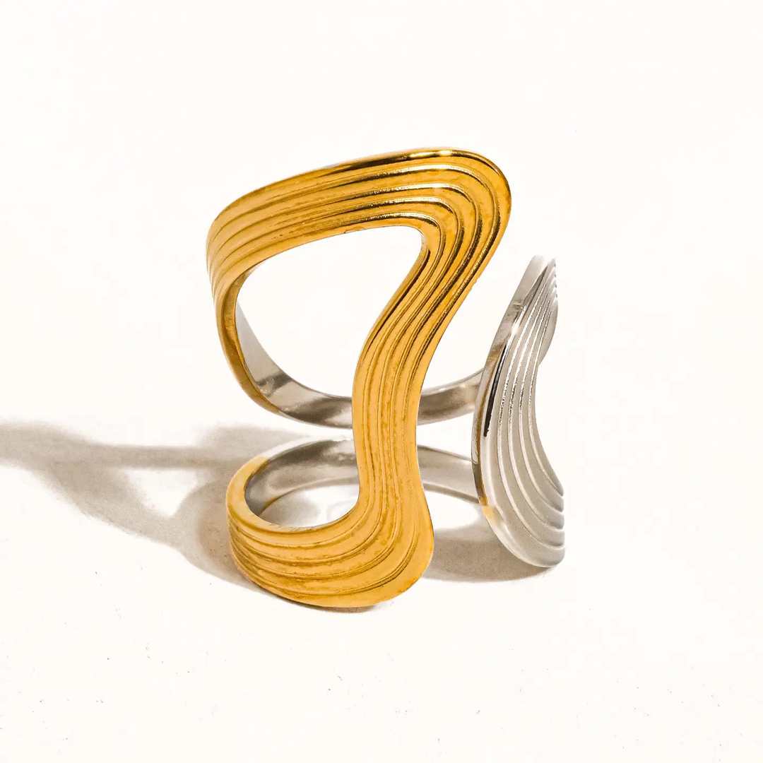 Xena 18K Gold Plated Wavy Abstract Ring