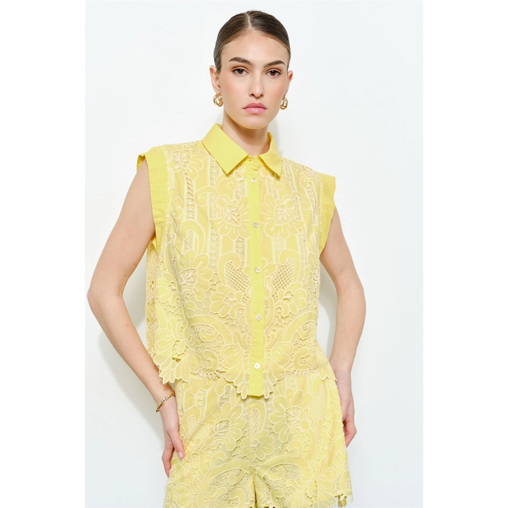 Romantic Floral Lace Cap Sleeve Top