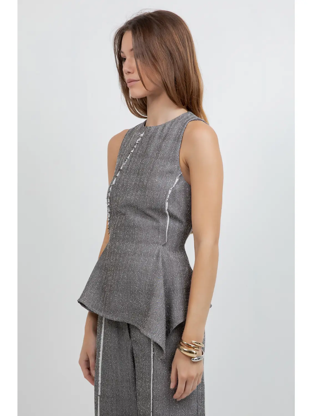 Fray Edge Detailed Asymmetrical Sleeveless Top