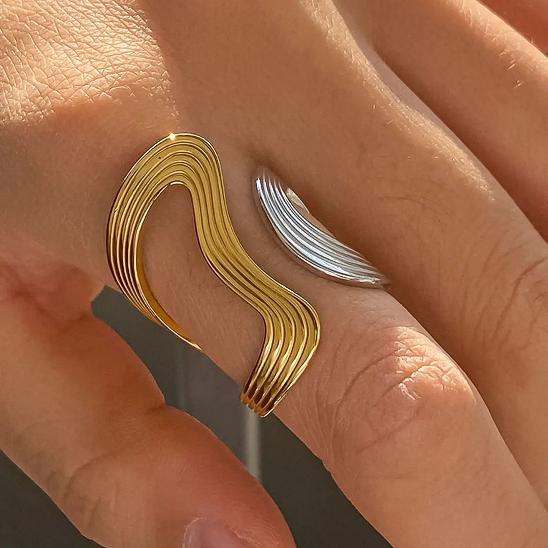 Xena 18K Gold Plated Wavy Abstract Ring