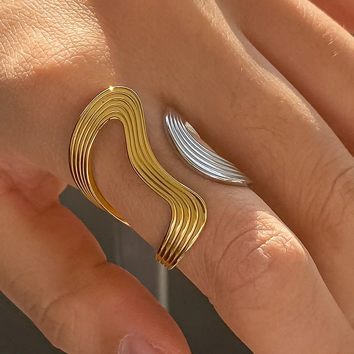 Xena 18K Gold Plated Wavy Abstract Ring