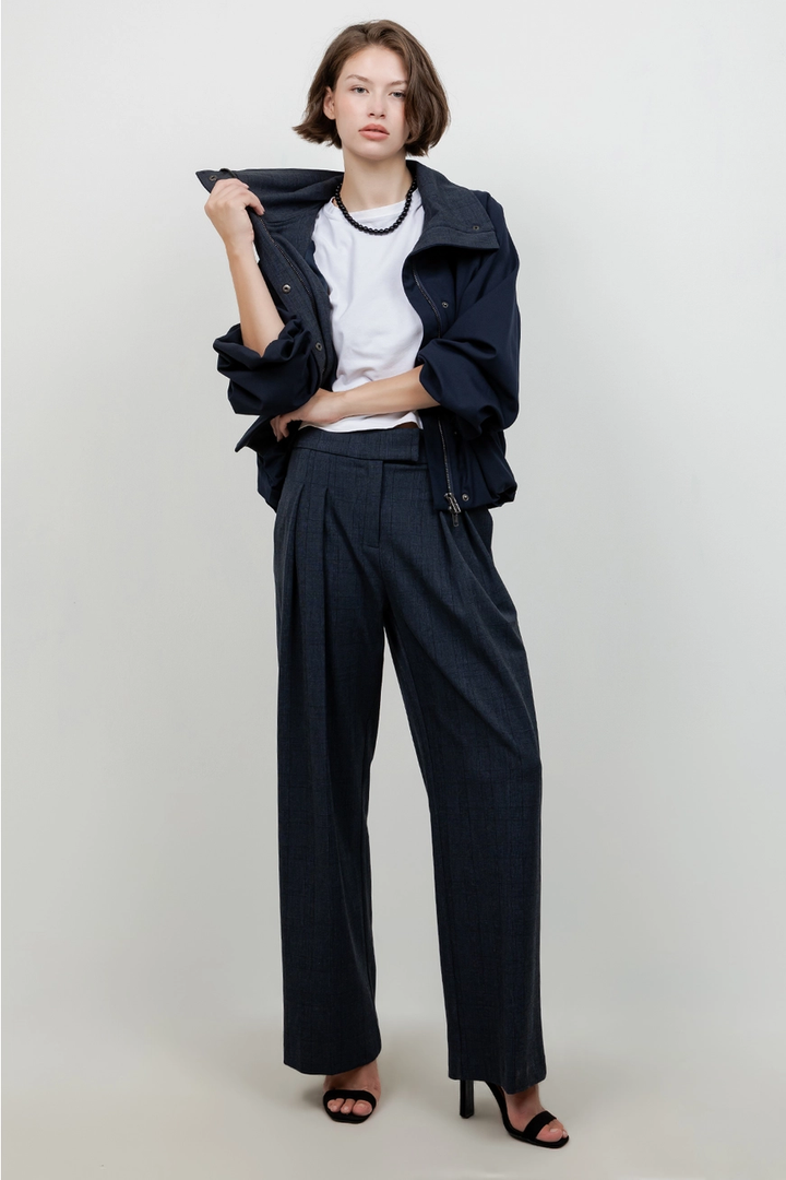 Straight Leg Pleated Plaid Print Trousers