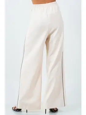 Contrast Piping Detailed Straight Leg Trousers