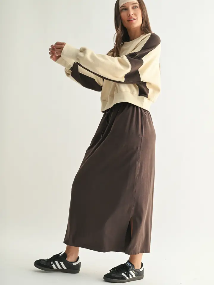 Contrast Edge Cropped Sweatshirt