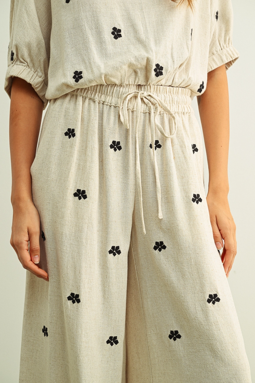 Embroidery Detail Linen Pants — Oatmeal