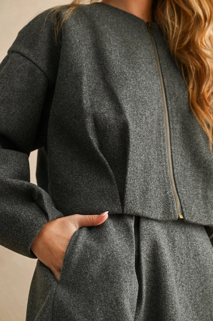 Nina Round Neck Ballon Bottom Jacket