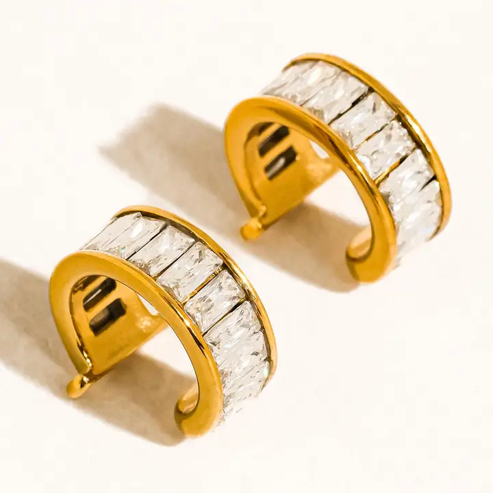 Olianne 18K Gold Plated Baguette Ear Cuff
