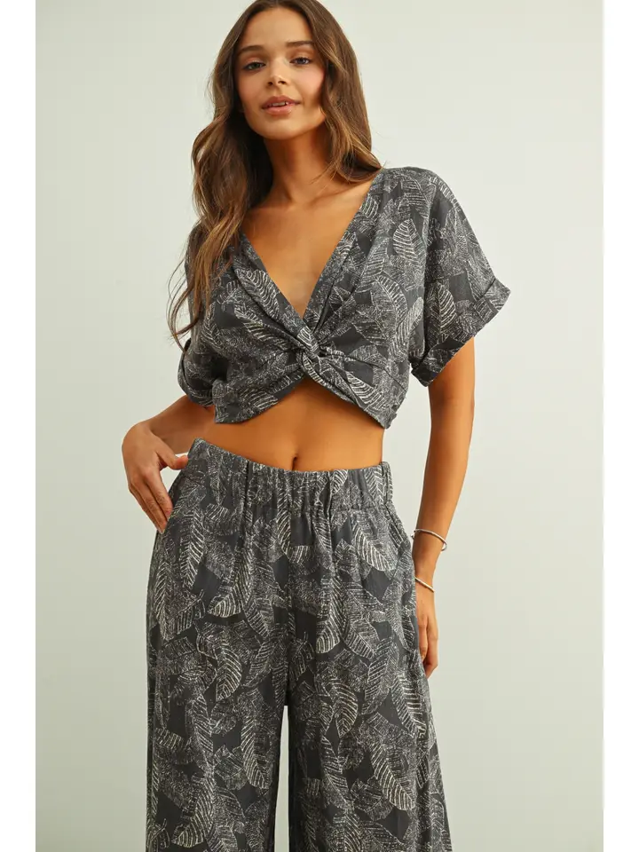 Leaf Print Faded Effect Twist Front Top