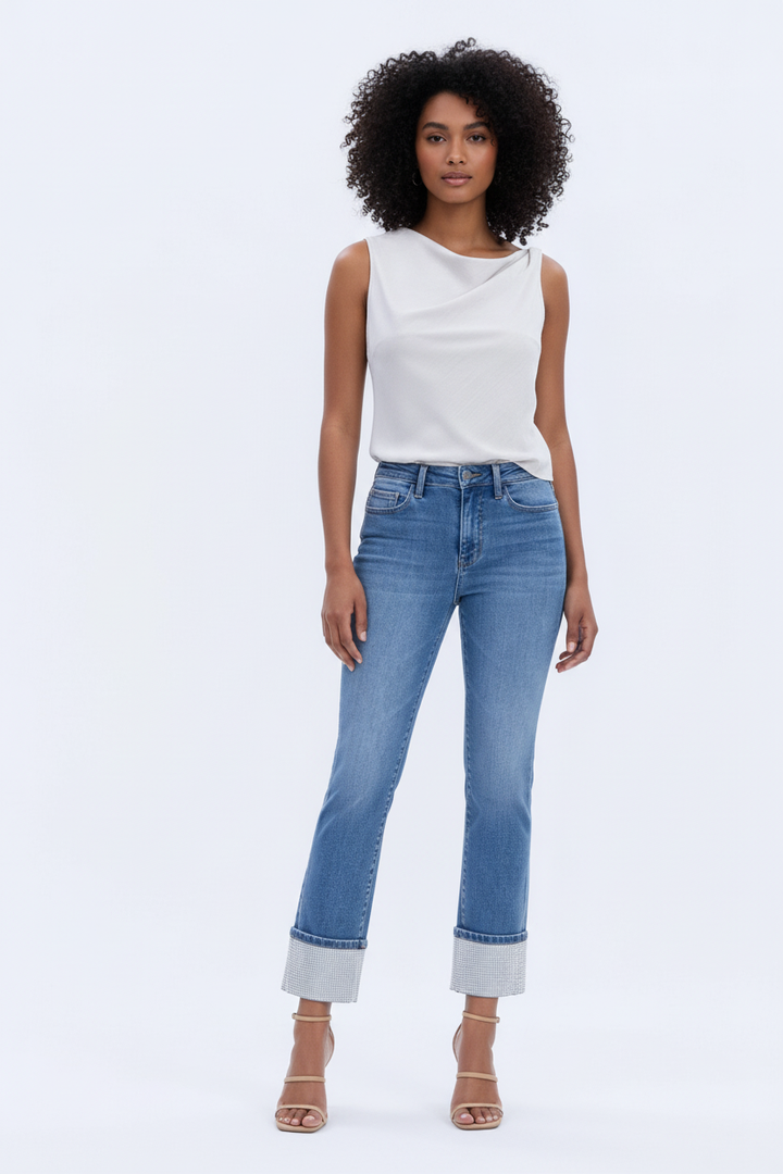 Side view - new model, exact jeans