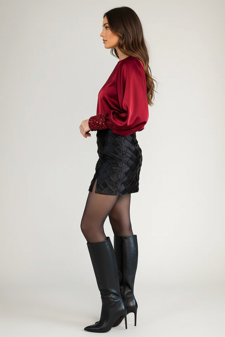 Side view of Tess skirt outfit