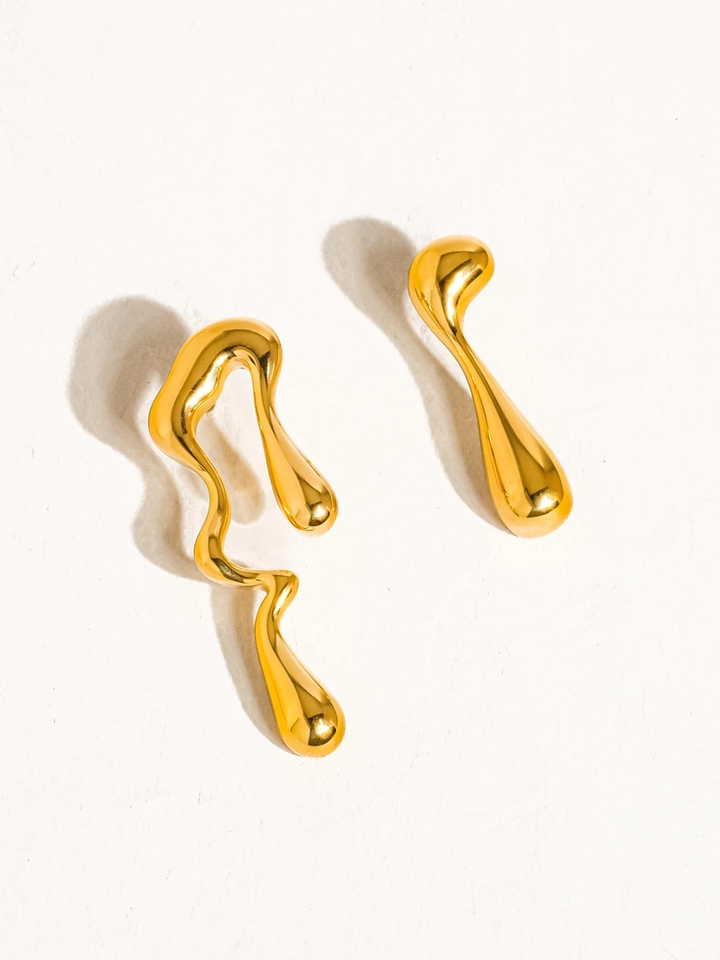 Roma 18K Gold Mismatch Melted Earring