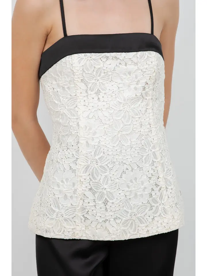Fitted Lace Sleeveless Tank Top