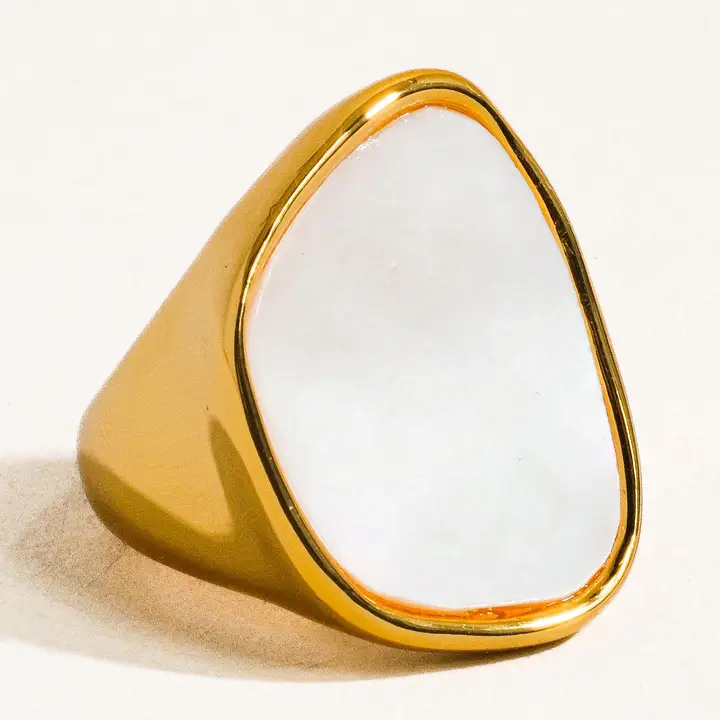 Calypso 18k Gold Natural Shell Statement Ring