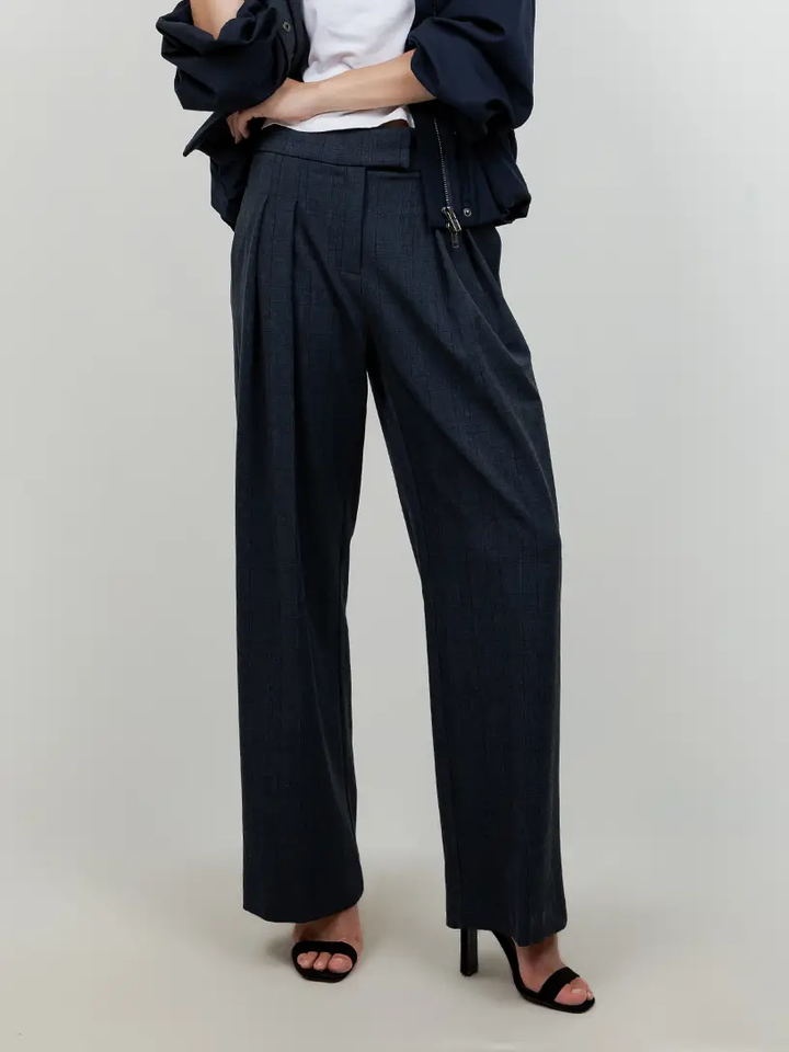 Straight Leg Pleated Plaid Print Trousers